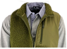 Carica l'immagine nel visualizzatore di Gallery, Gilet Pile Orsetto Con Zip Sulle Tasche
