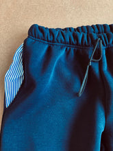 Carica l'immagine nel visualizzatore di Gallery, COMPLETO FELPA COLLO IN CAMICIA E PANTALONE IN FELPA