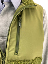 Carica l'immagine nel visualizzatore di Gallery, Gilet Pile Orsetto Con Zip Sulle Tasche
