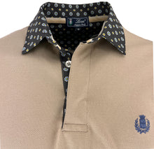 Carica l'immagine nel visualizzatore di Gallery, POLO Uomo Piquet Manica Lunga Beige Collo Fantasia
